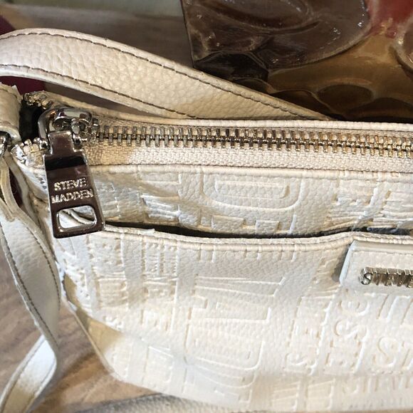 Steve Madden Cream Crossbody Bag - Picture 4 of 13